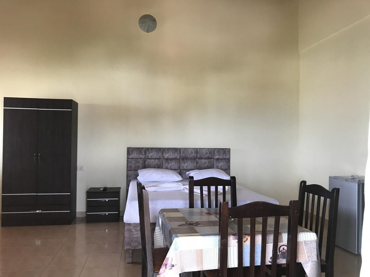 Apartments Luis Ксаміл Екстер'єр фото